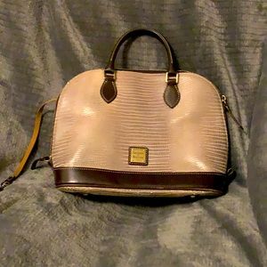 Dooney & Bourke purse 9175, beige alligator skin.